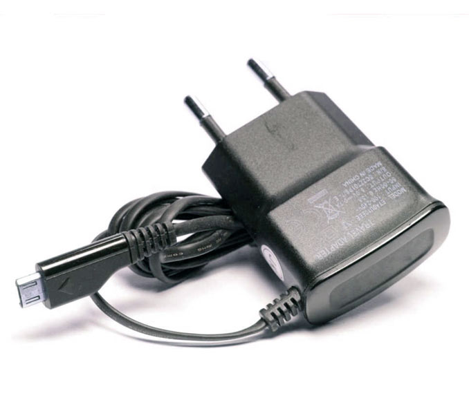 Polnilec Nokia micro USB