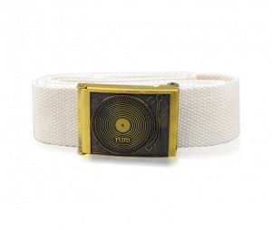 Pas za hlače s kovinsko sponko