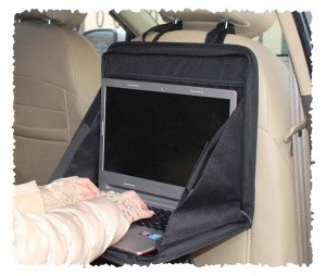 Polica za 15,6 prenosni računalnik na zadnjih sedežih avtomobila