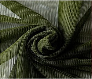 Mreža proti komarjem na meter vojaško zelena