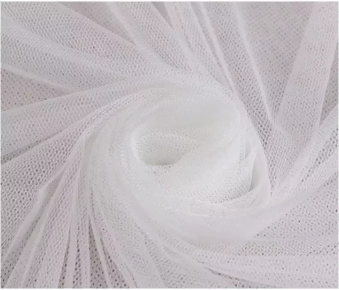 Mreža proti komarjem na meter bombažno bele barve